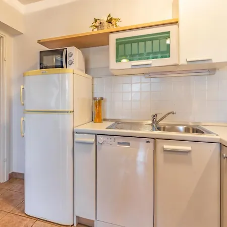 Olga's Place-new 200 Mt From The Sea شقة