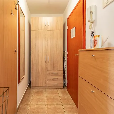 Apartman Olga's Place-new 200 Mt From The Sea Póla